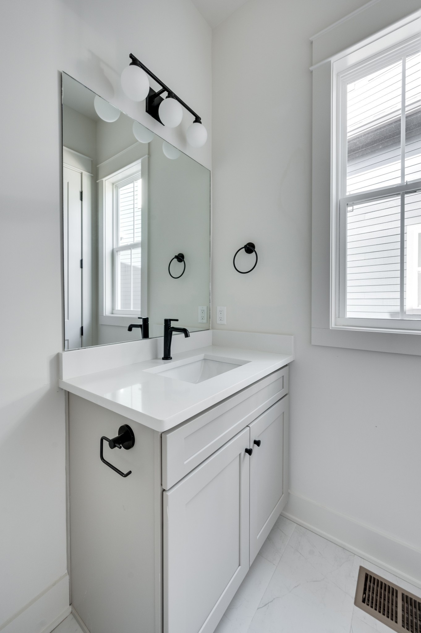 552 Whispering Hills Dr