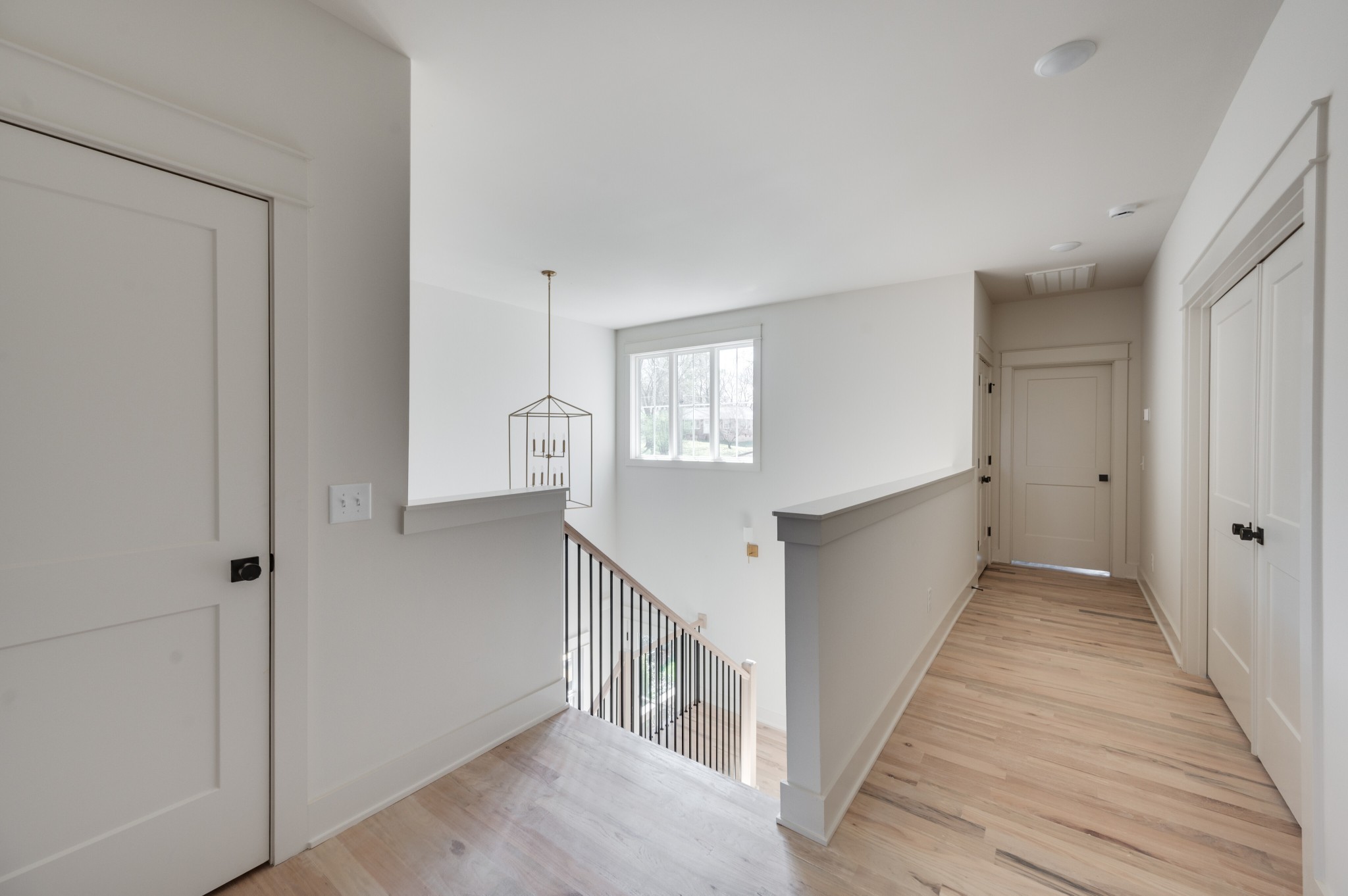 552 Whispering Hills Dr