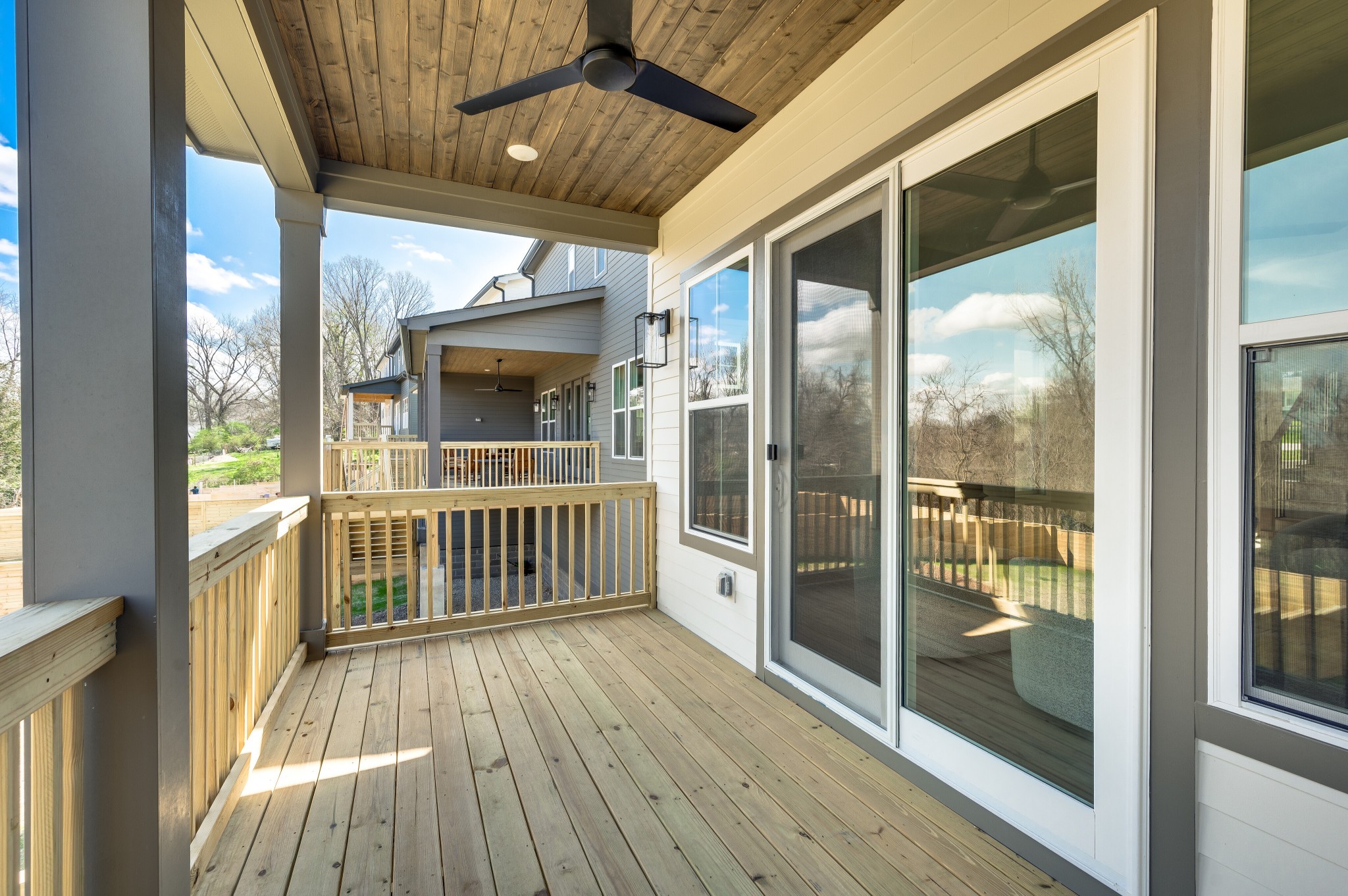 552 Whispering Hills Dr