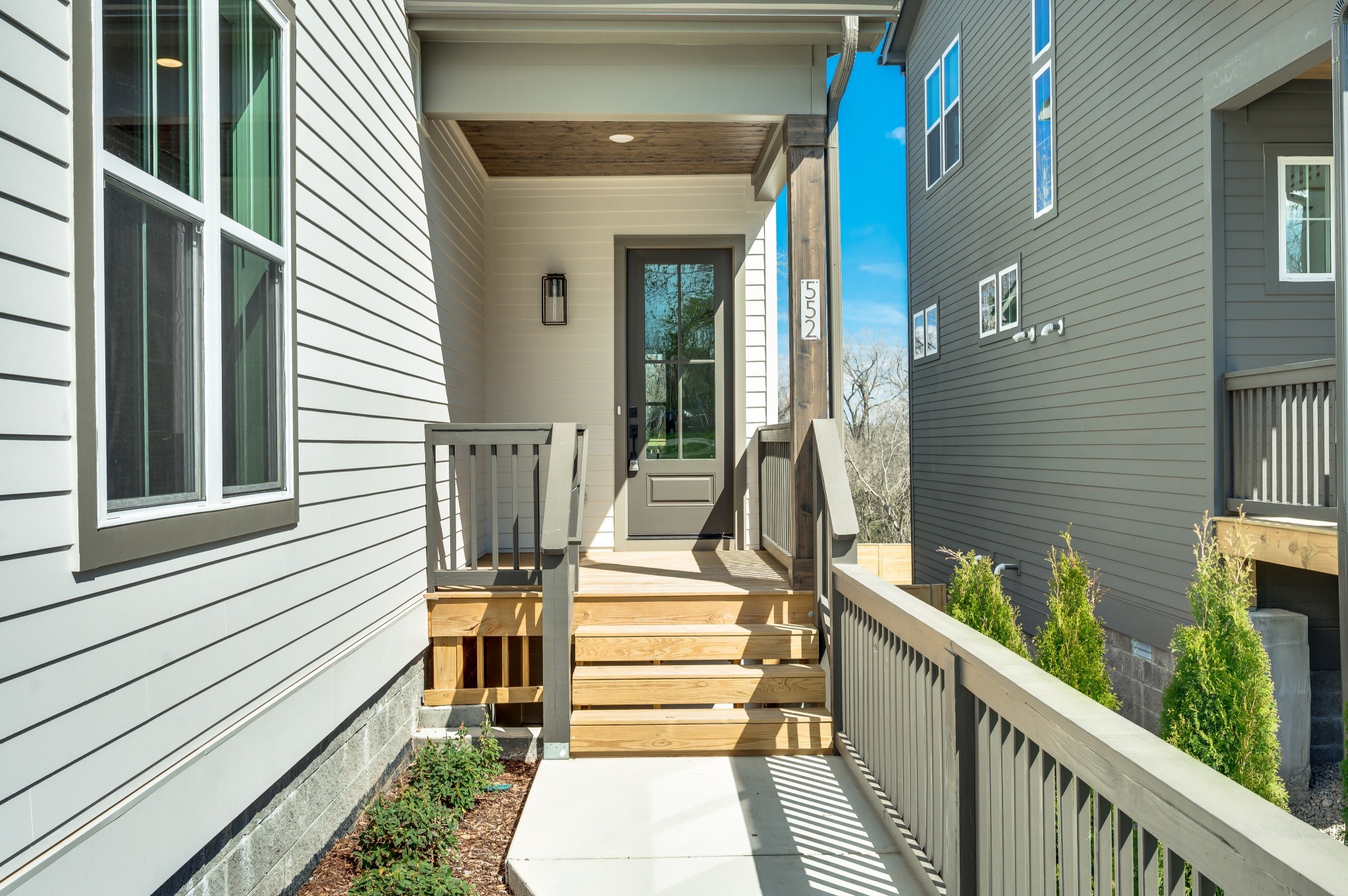 552 Whispering Hills Dr