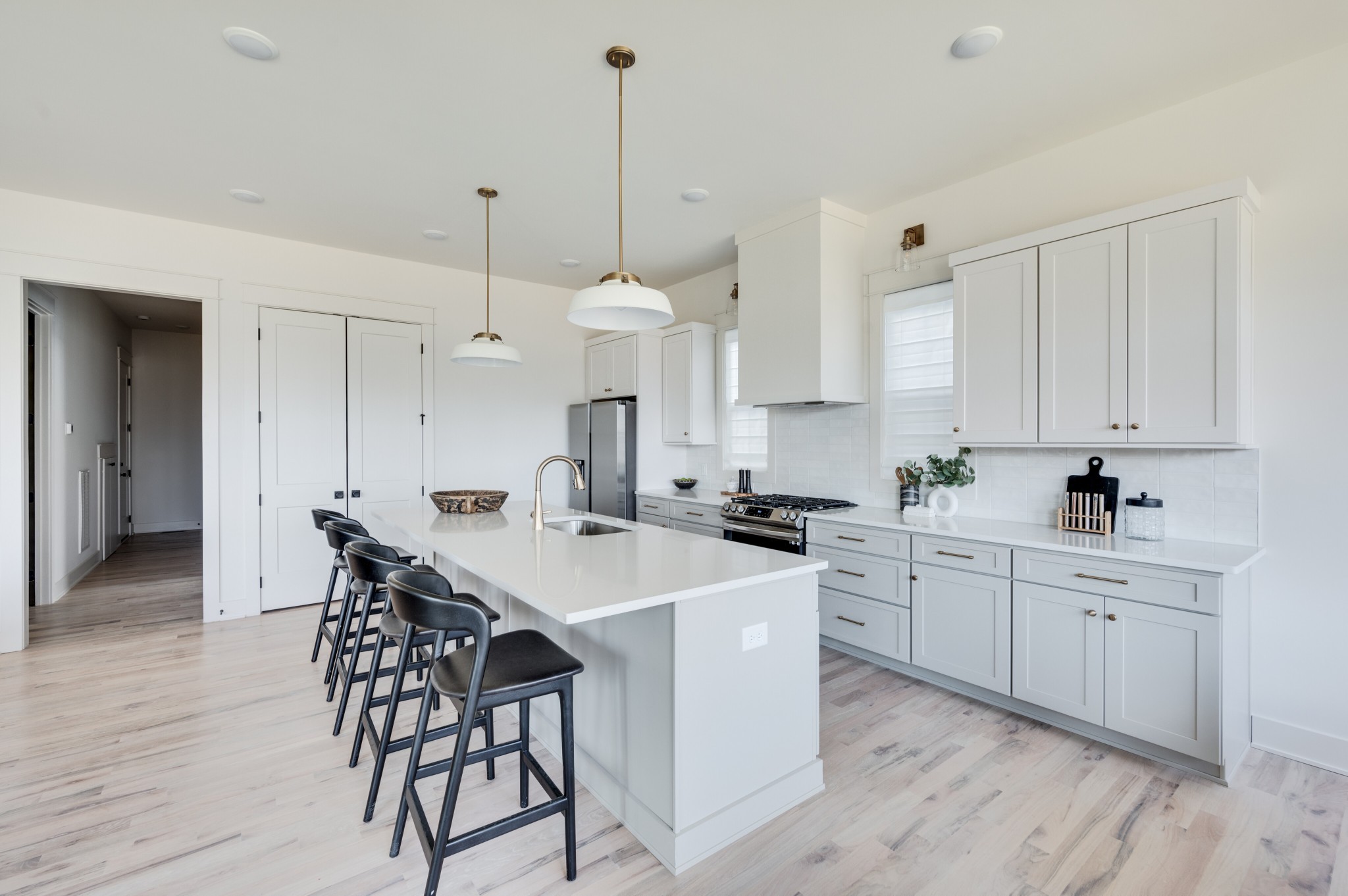 552 Whispering Hills Dr