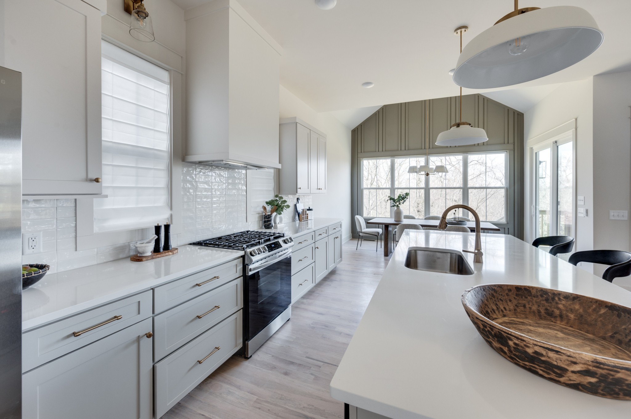 552 Whispering Hills Dr