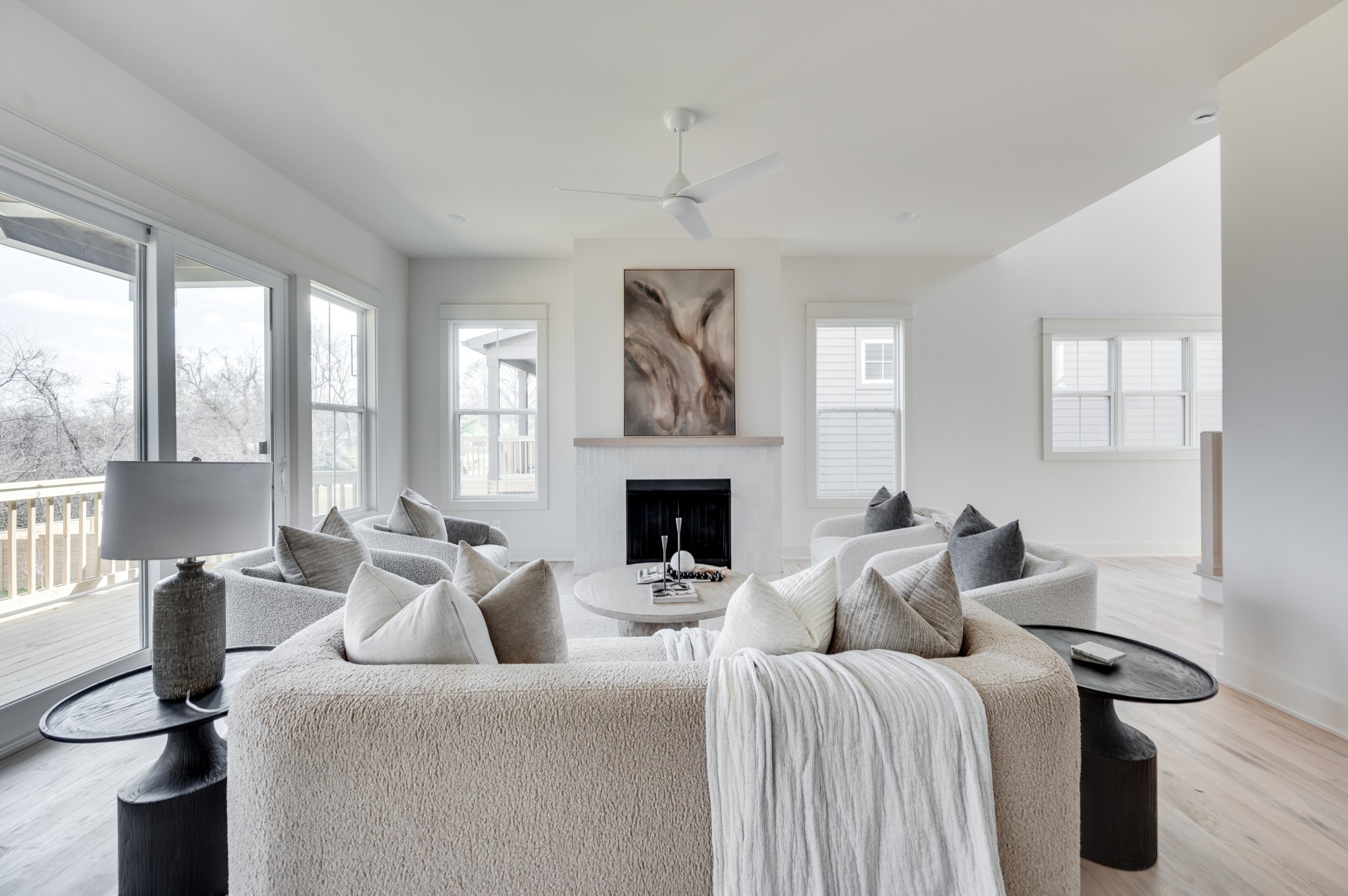 552 Whispering Hills Dr