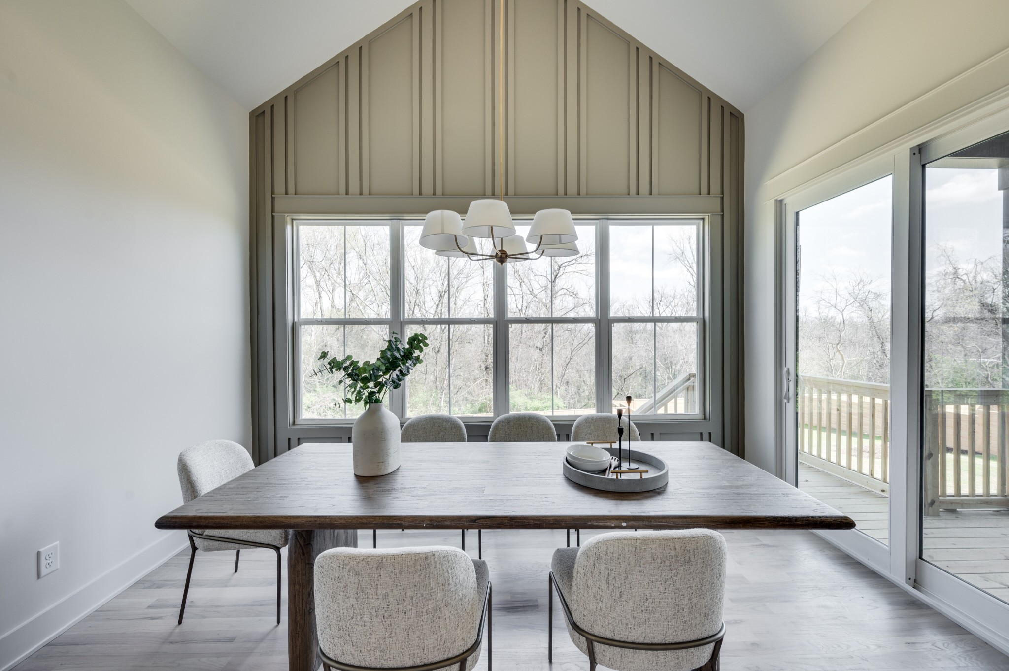 552 Whispering Hills Dr