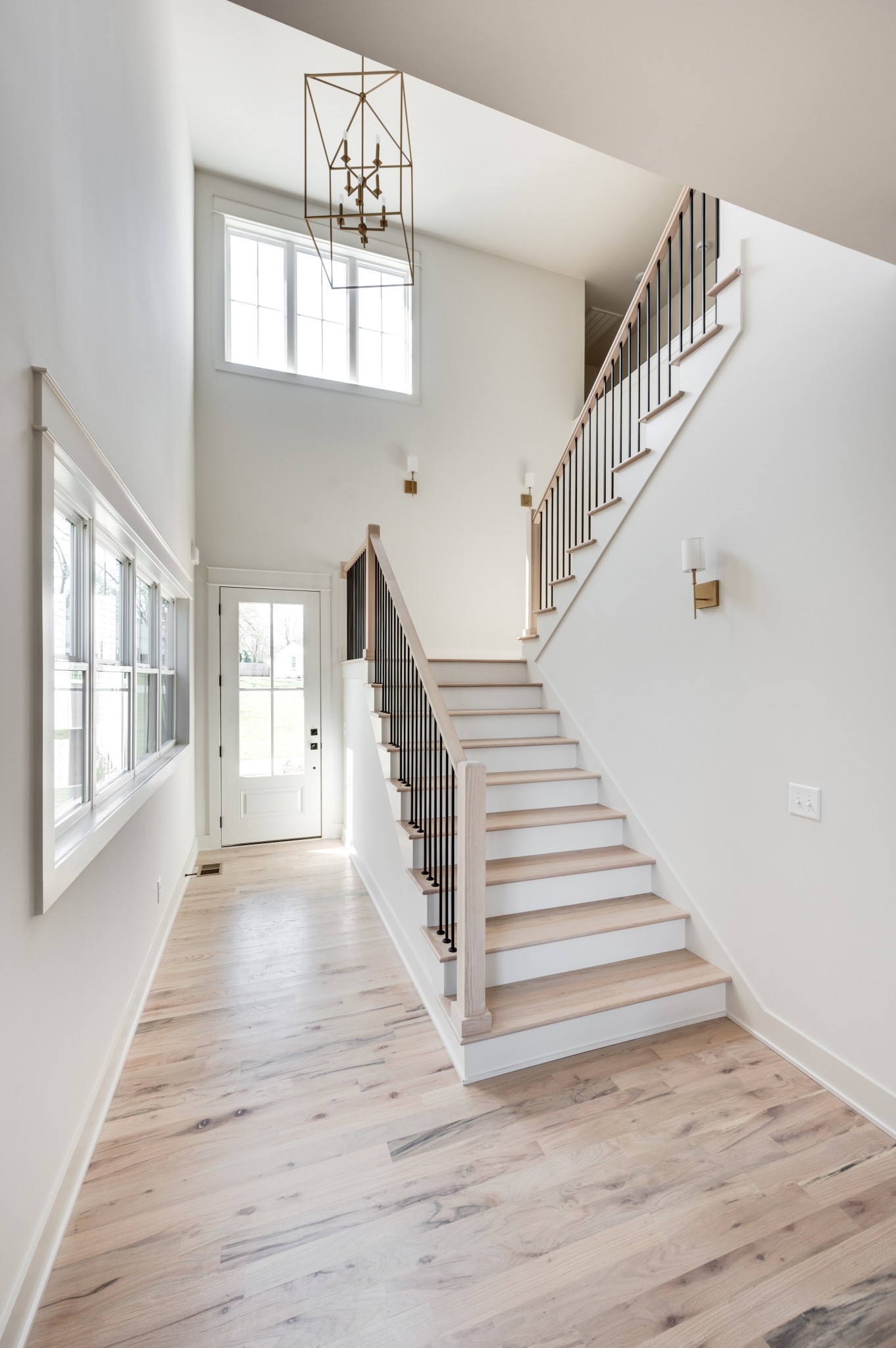 552 Whispering Hills Dr