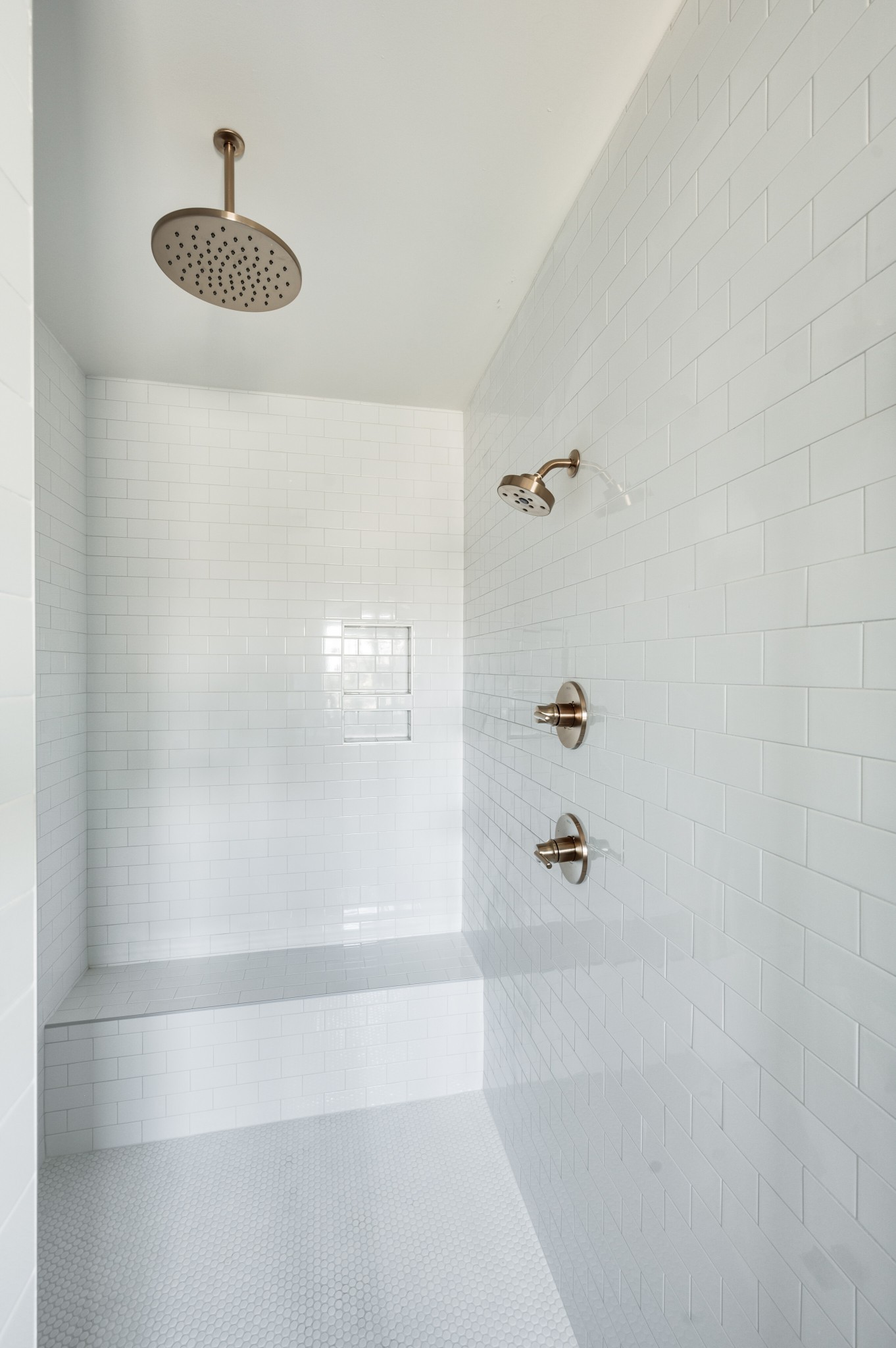 552 Whispering Hills Dr