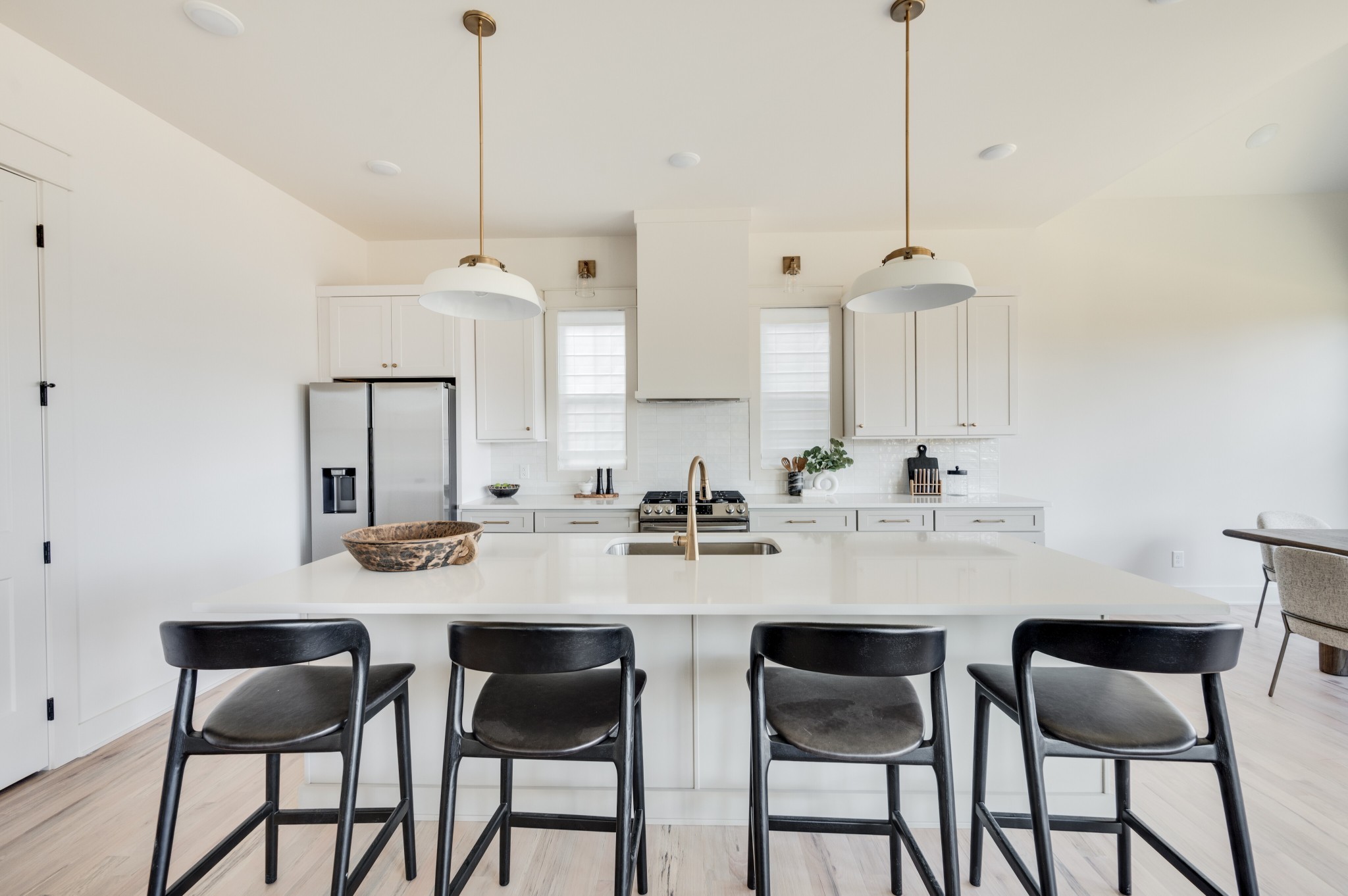 552 Whispering Hills Dr