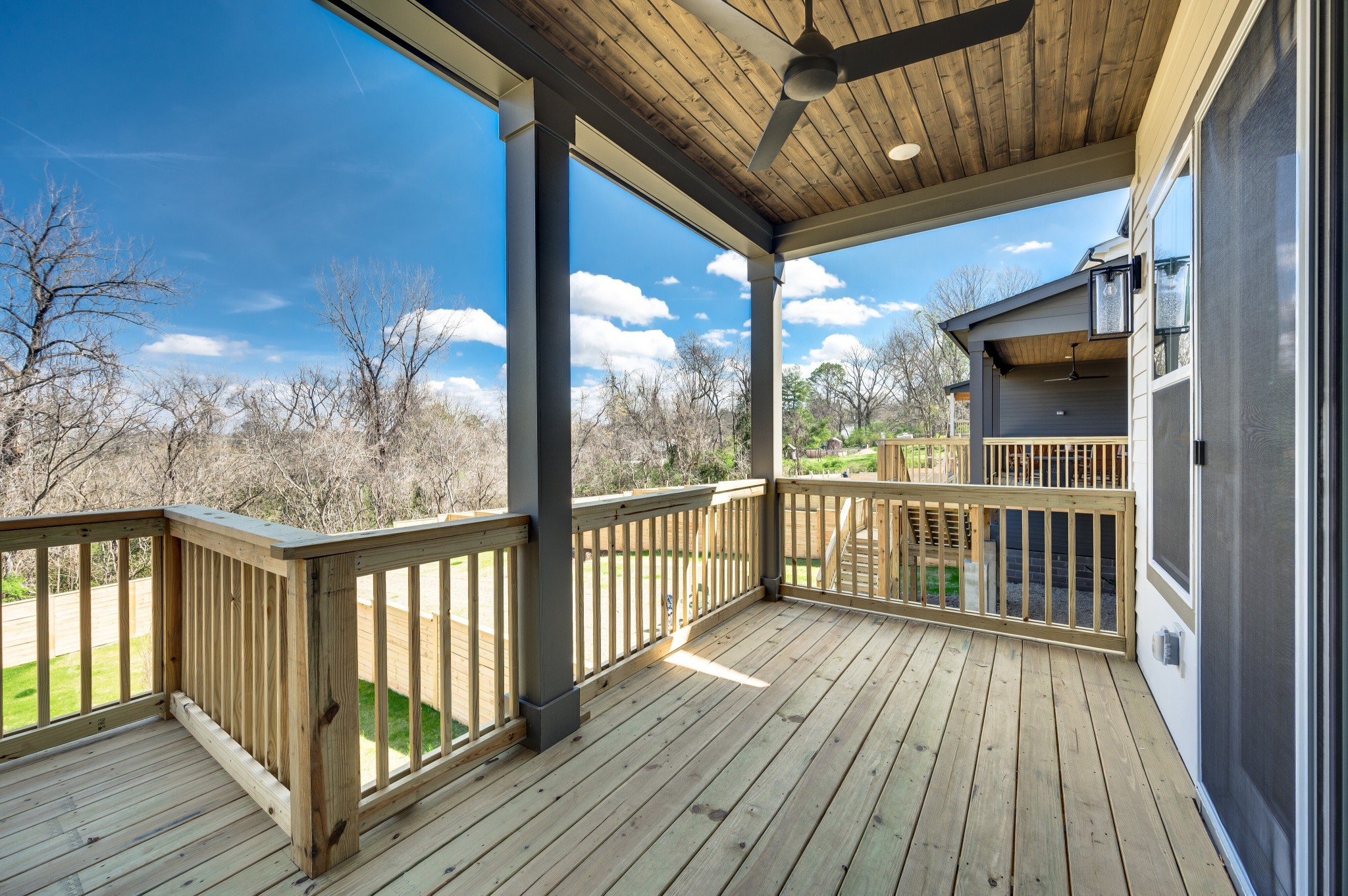 552 Whispering Hills Dr