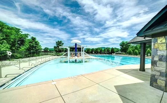 1004 Patmore Ln