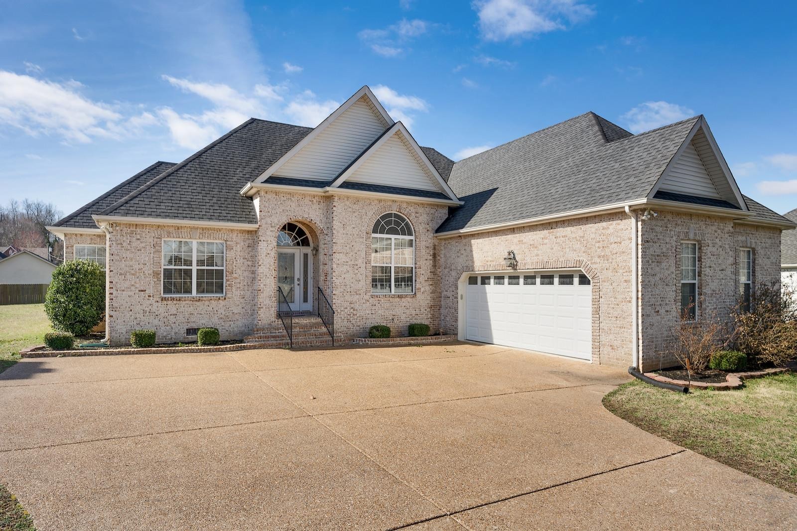 609 Gunn Ln