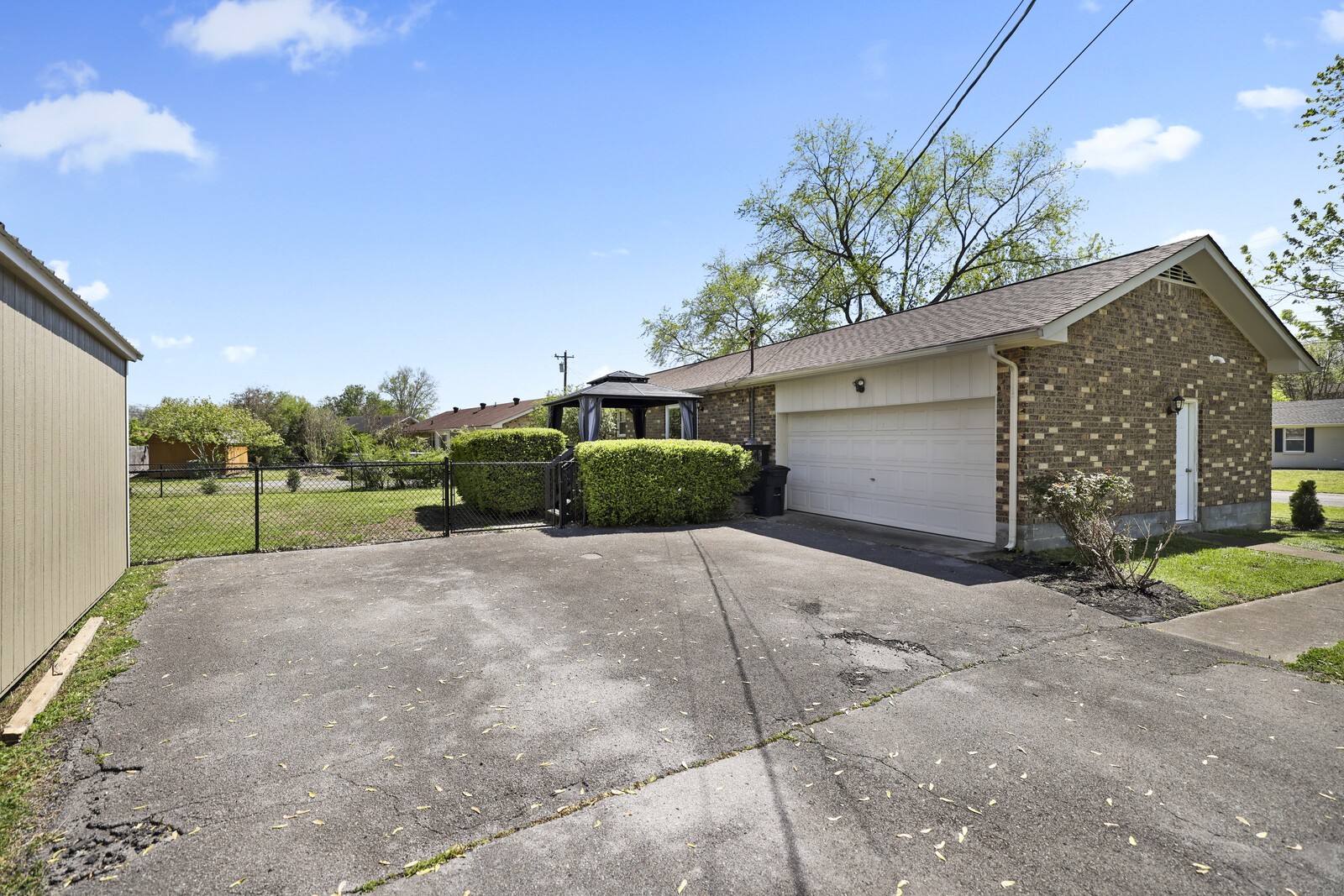 100 Scotch Ct