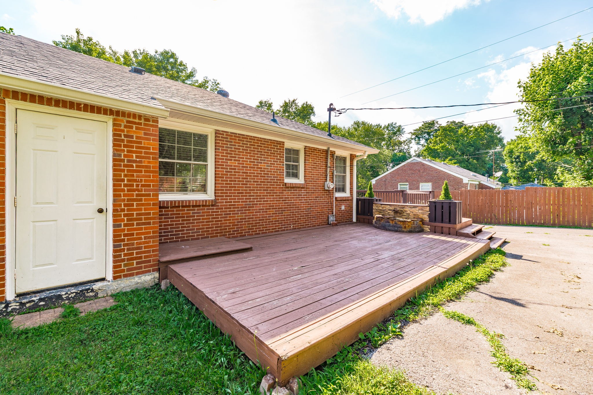 609 Draughon Dr