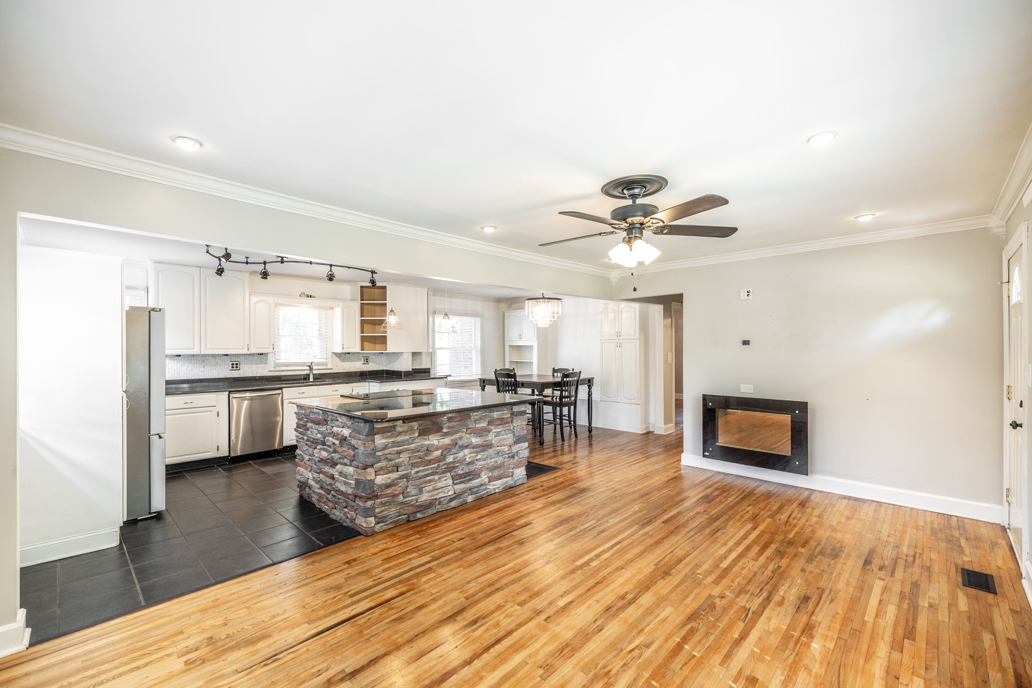 609 Draughon Dr