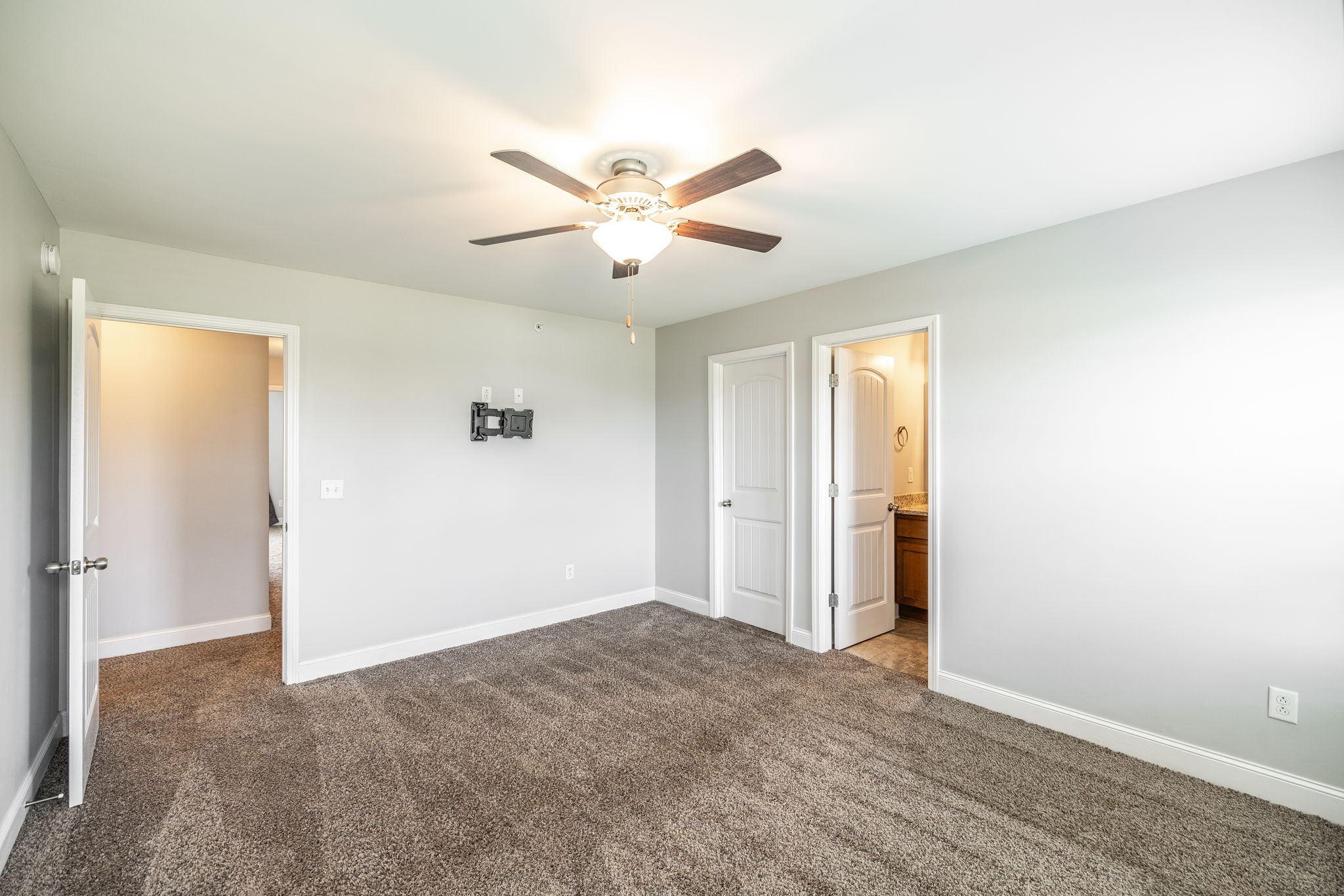 2075 Downstream Dr