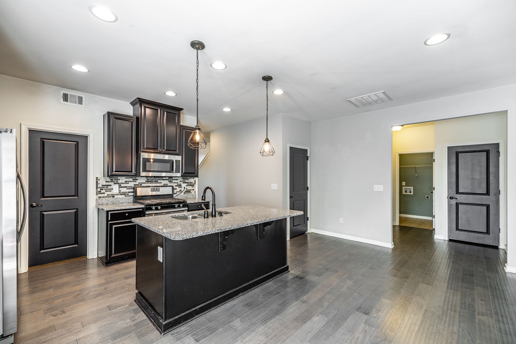 451 Goodman Dr