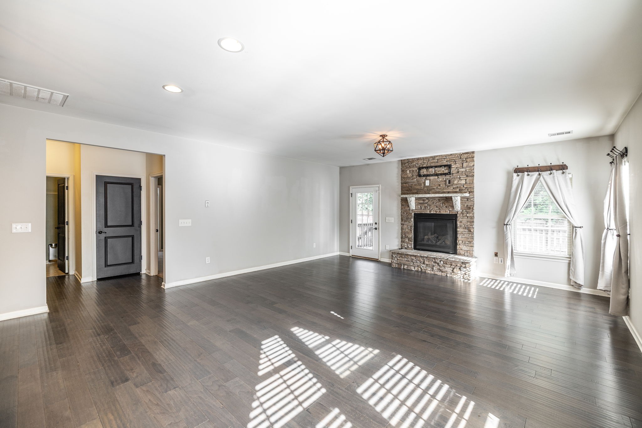 451 Goodman Dr