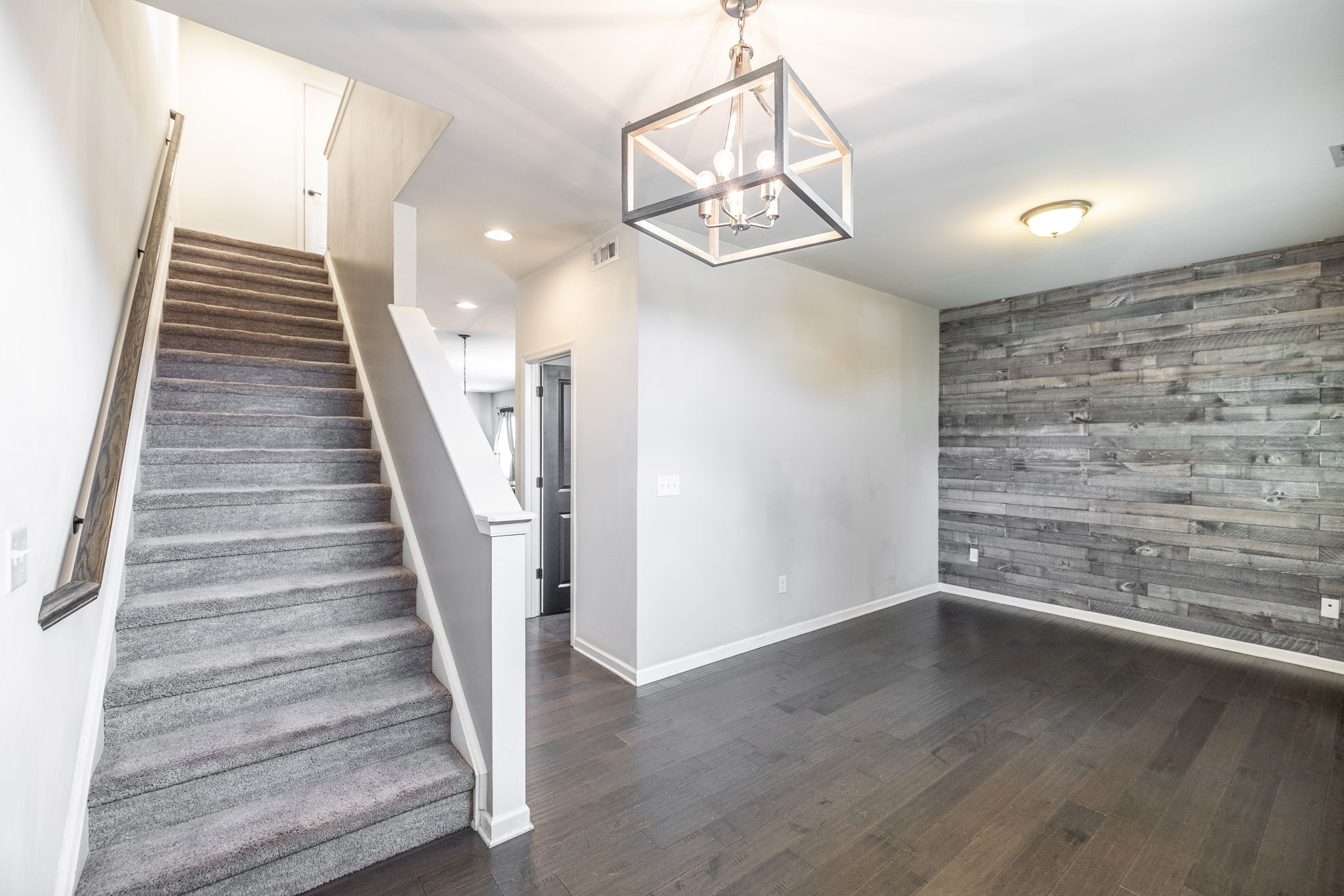 451 Goodman Dr