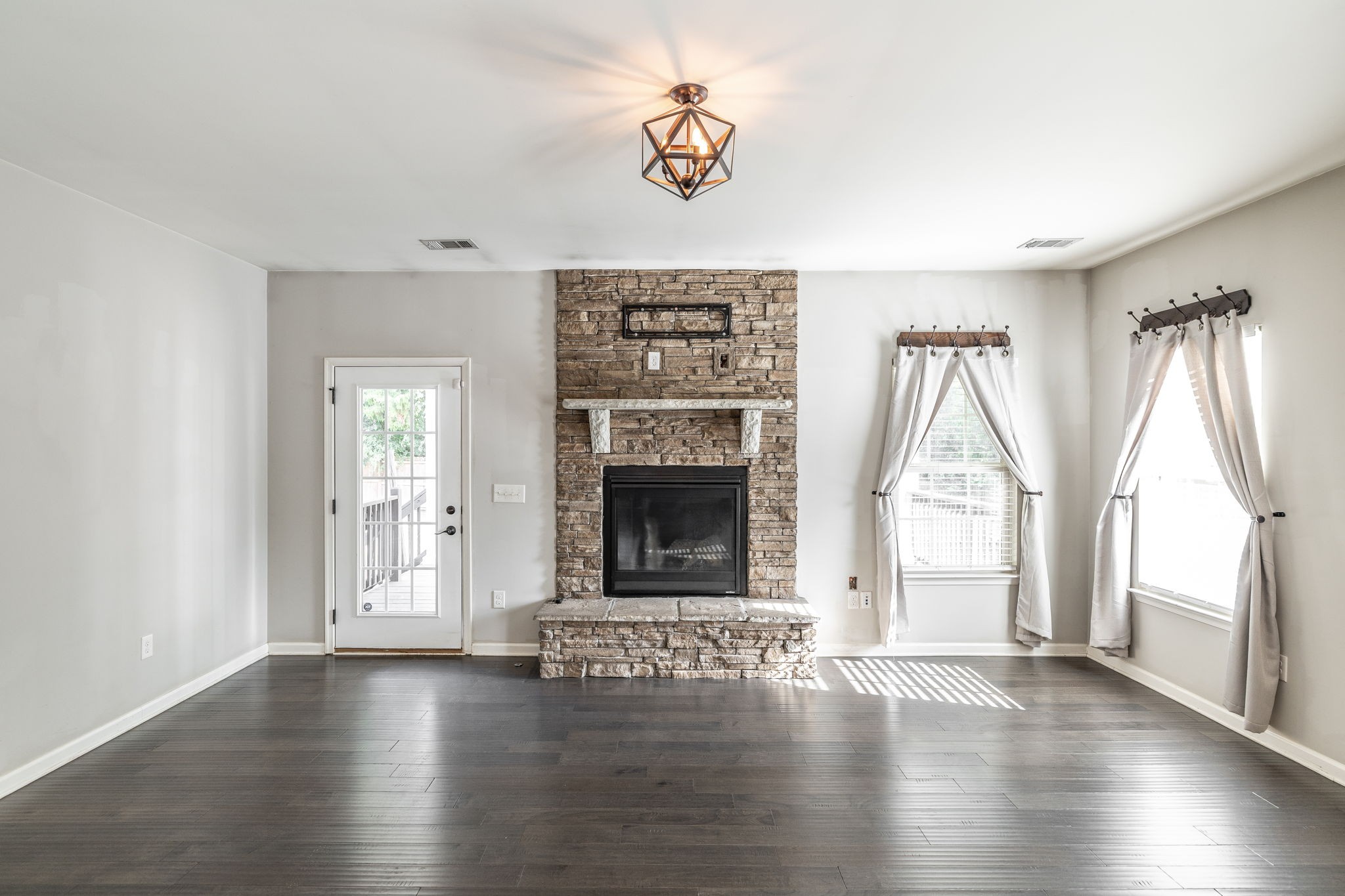 451 Goodman Dr