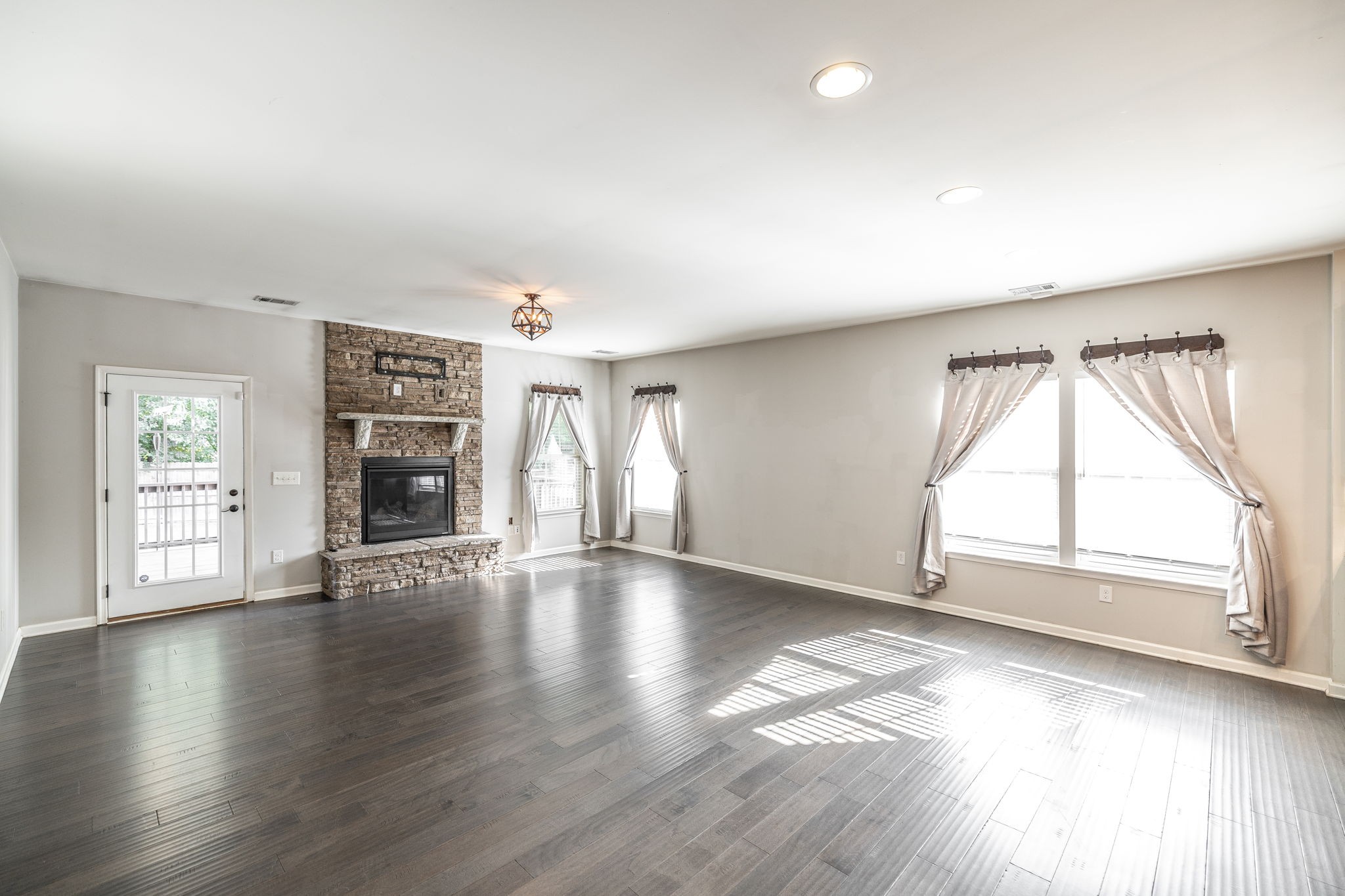 451 Goodman Dr