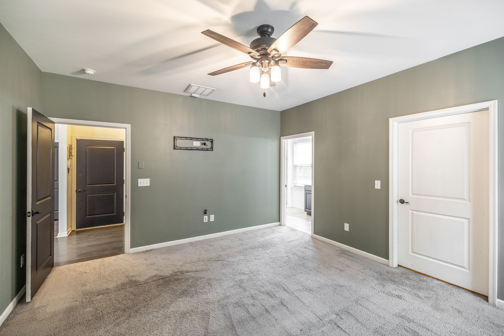 451 Goodman Dr