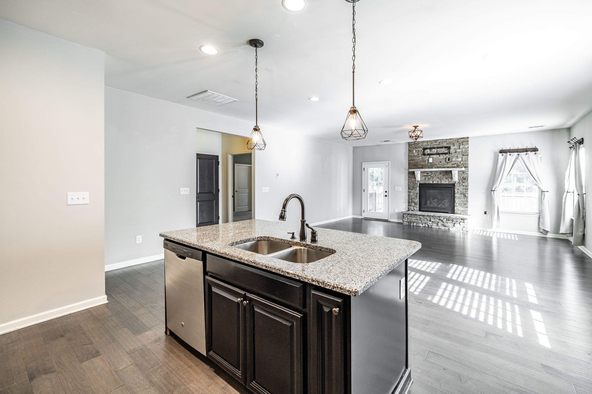 451 Goodman Dr