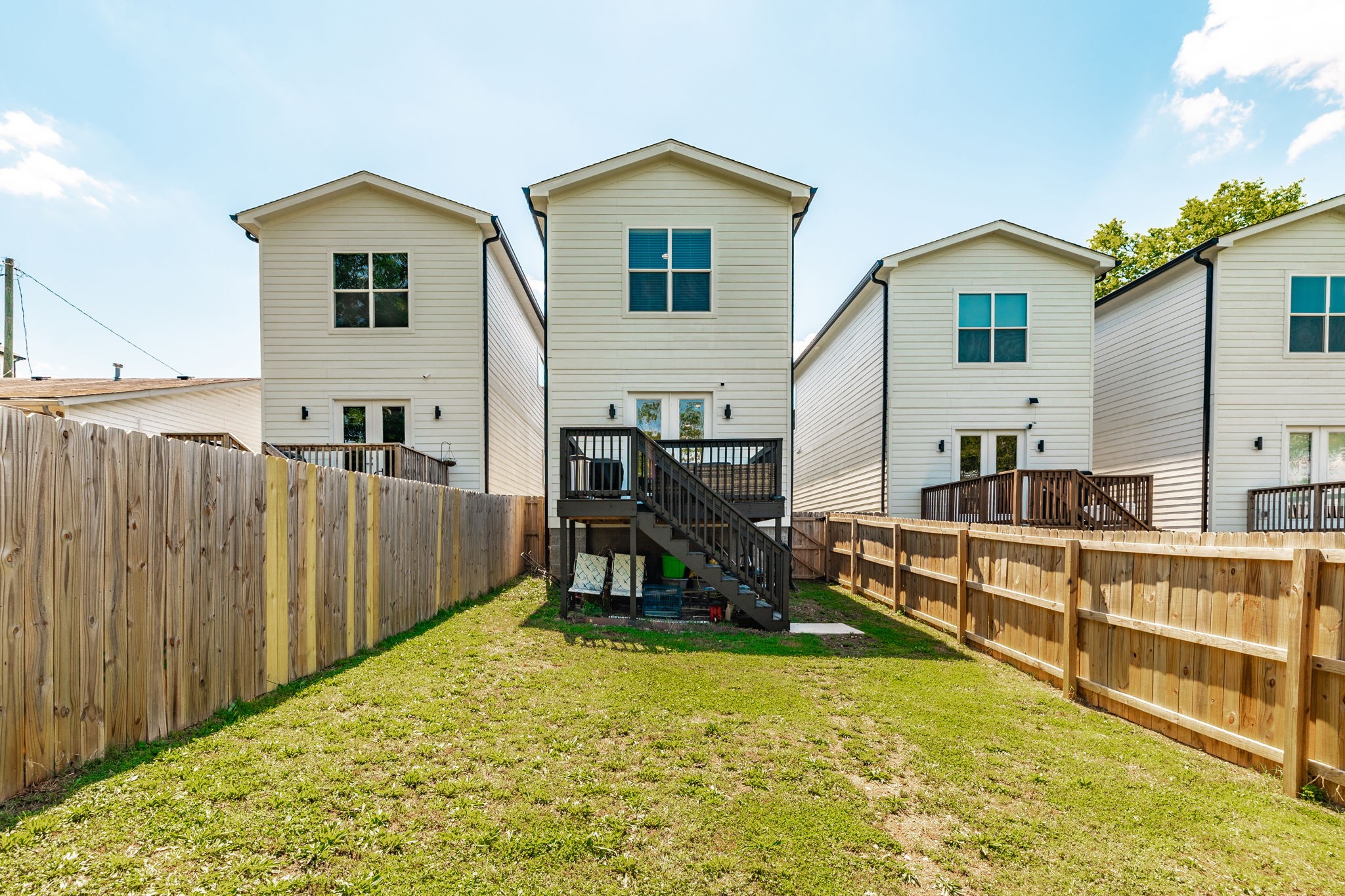 2109A Courtney Ave