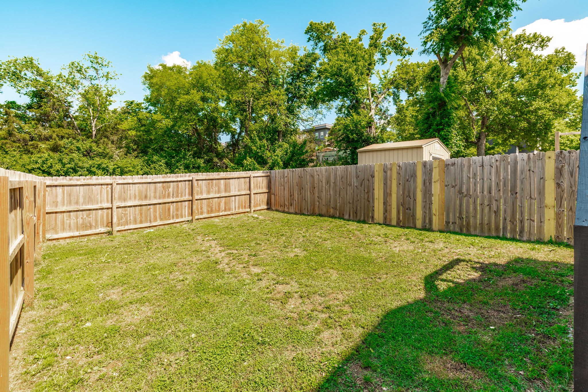 2109A Courtney Ave