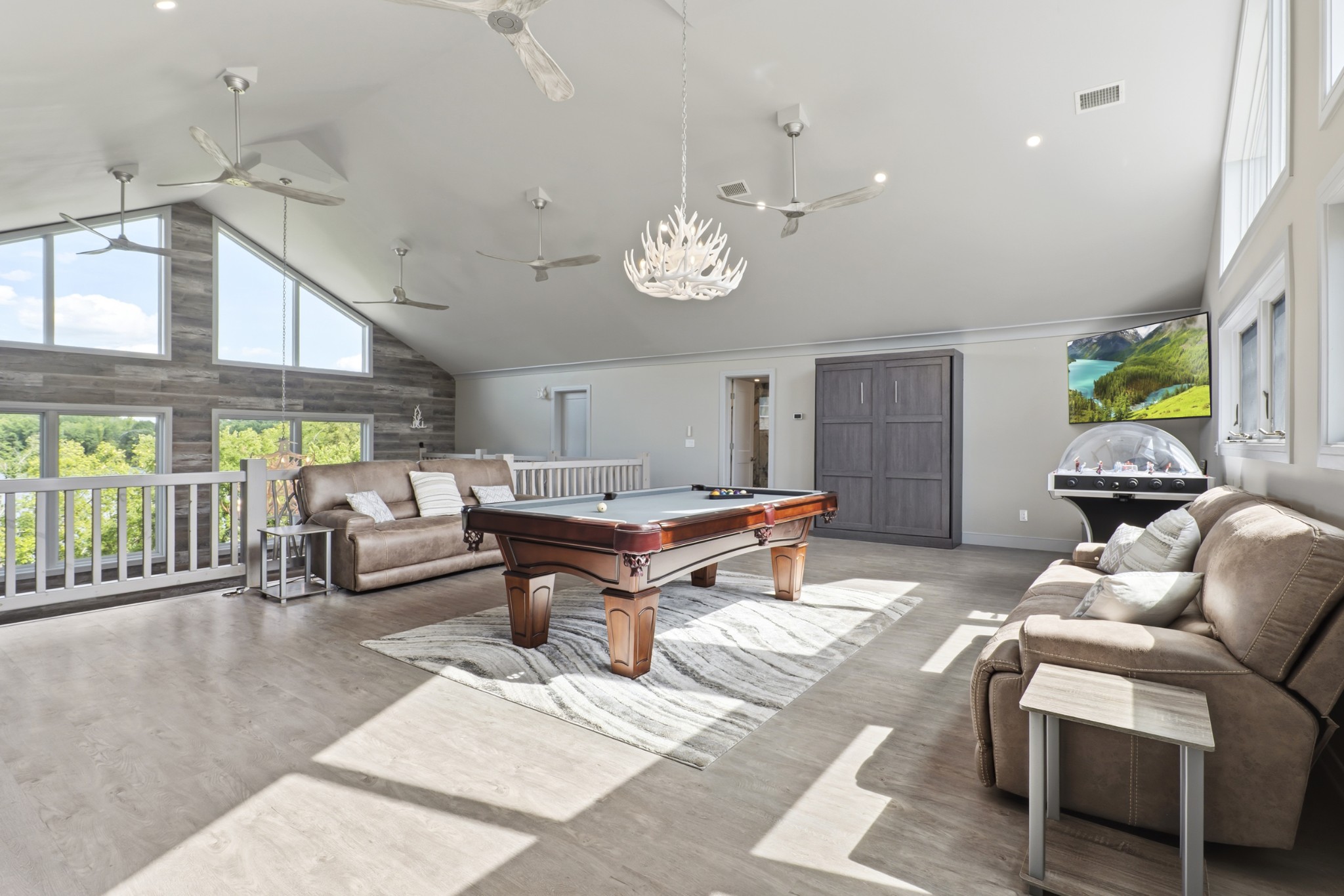 883 Newton Ln