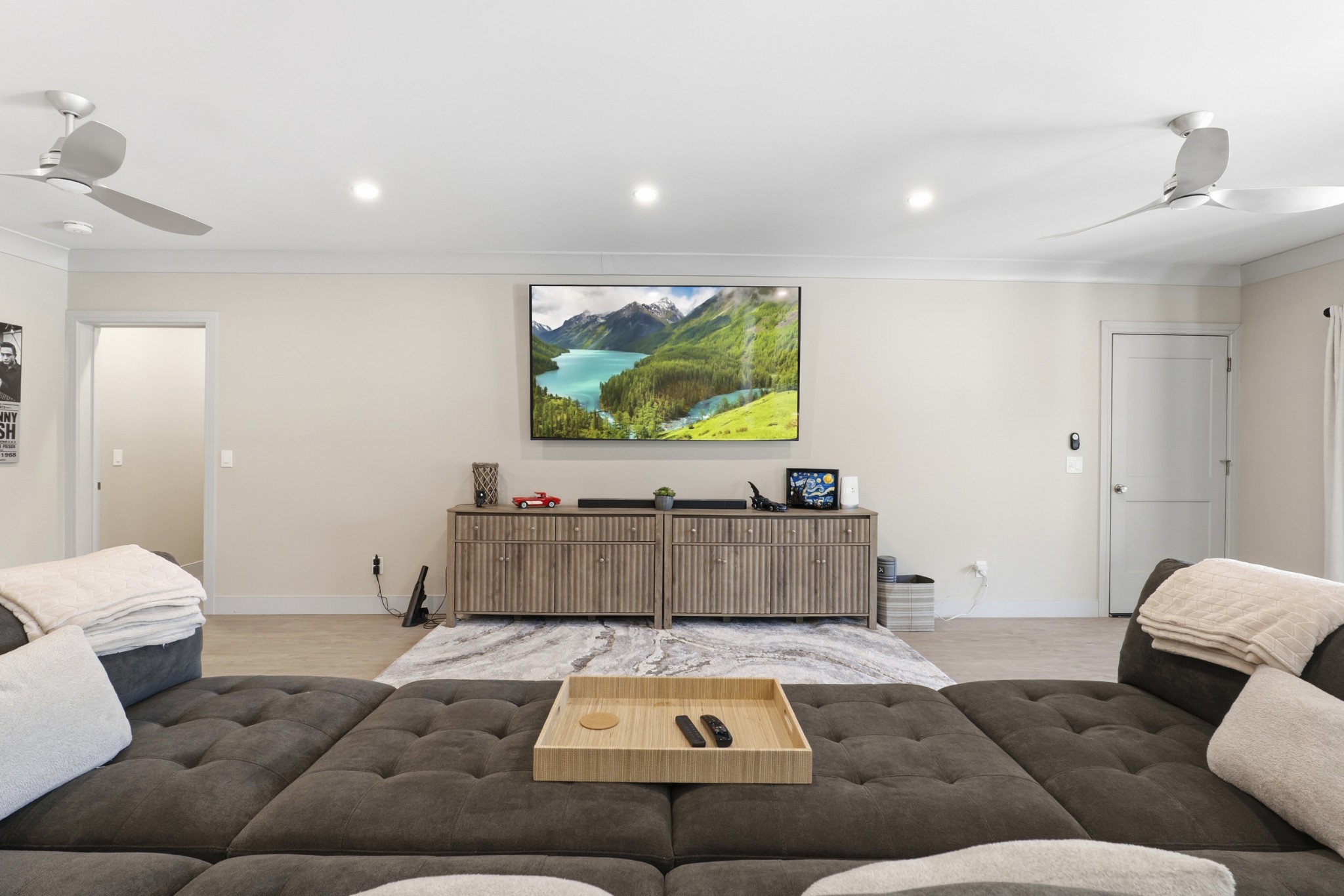 883 Newton Ln