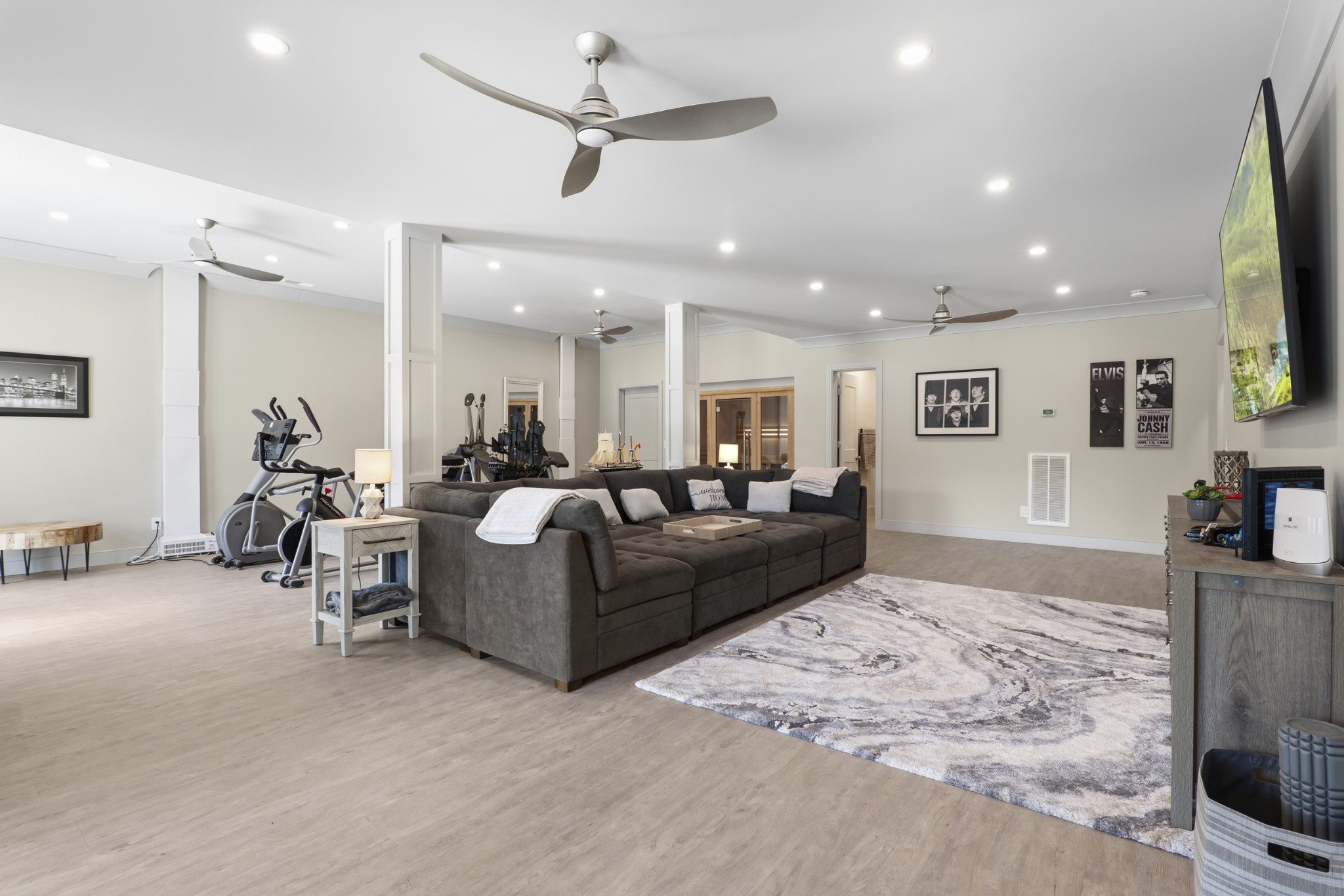 883 Newton Ln