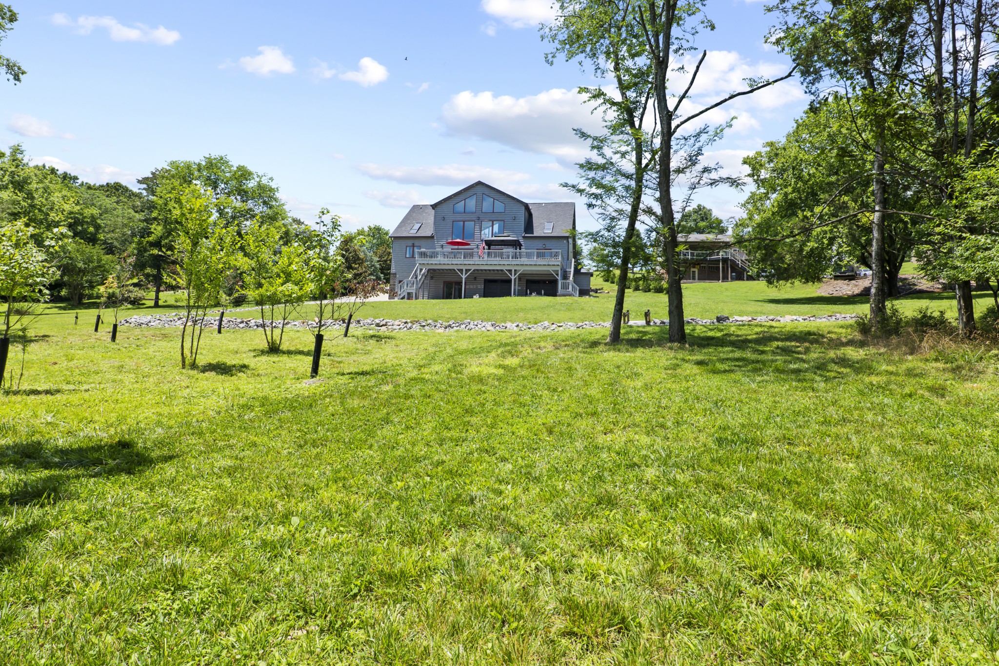883 Newton Ln