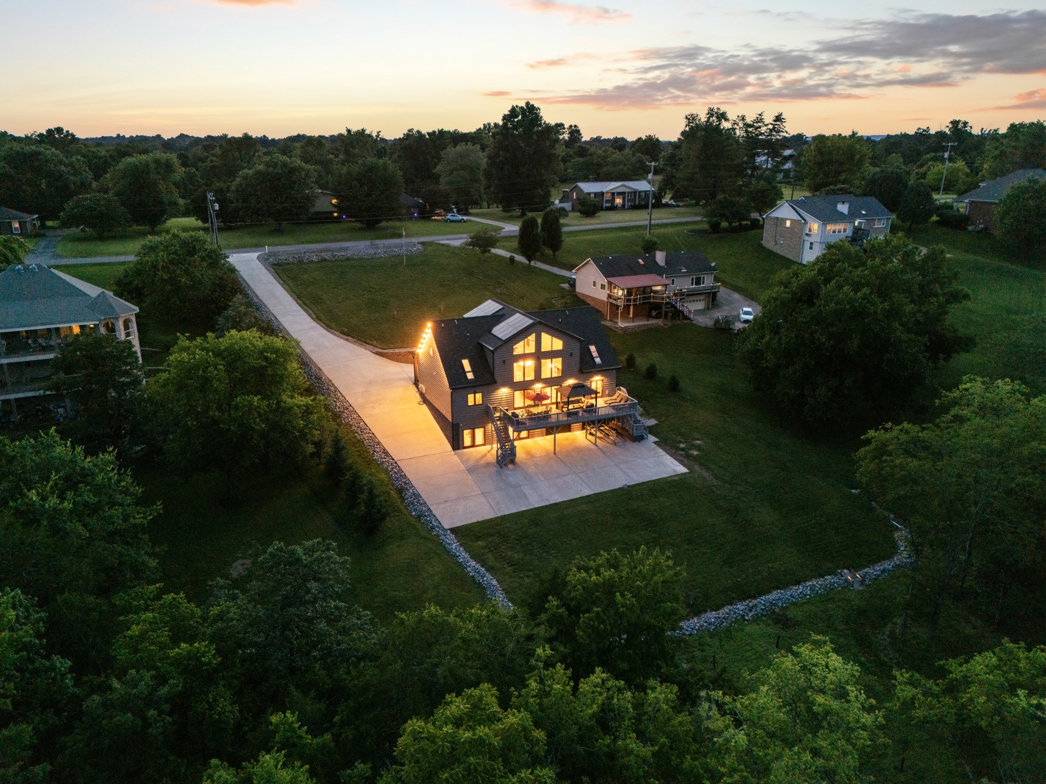 883 Newton Ln
