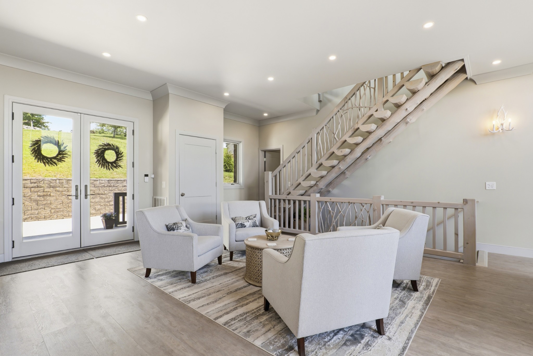 883 Newton Ln