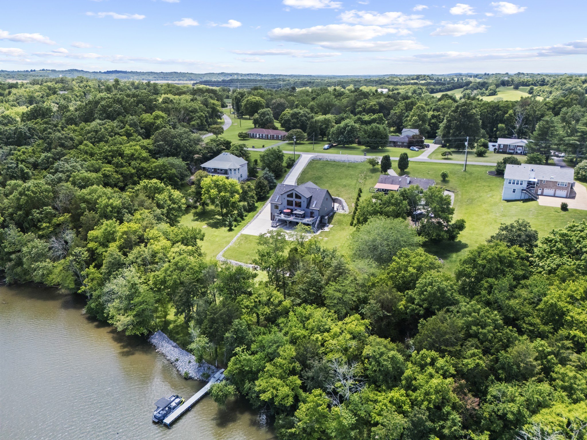883 Newton Ln