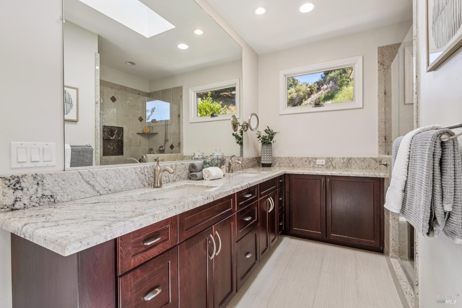 40 Windward Dr