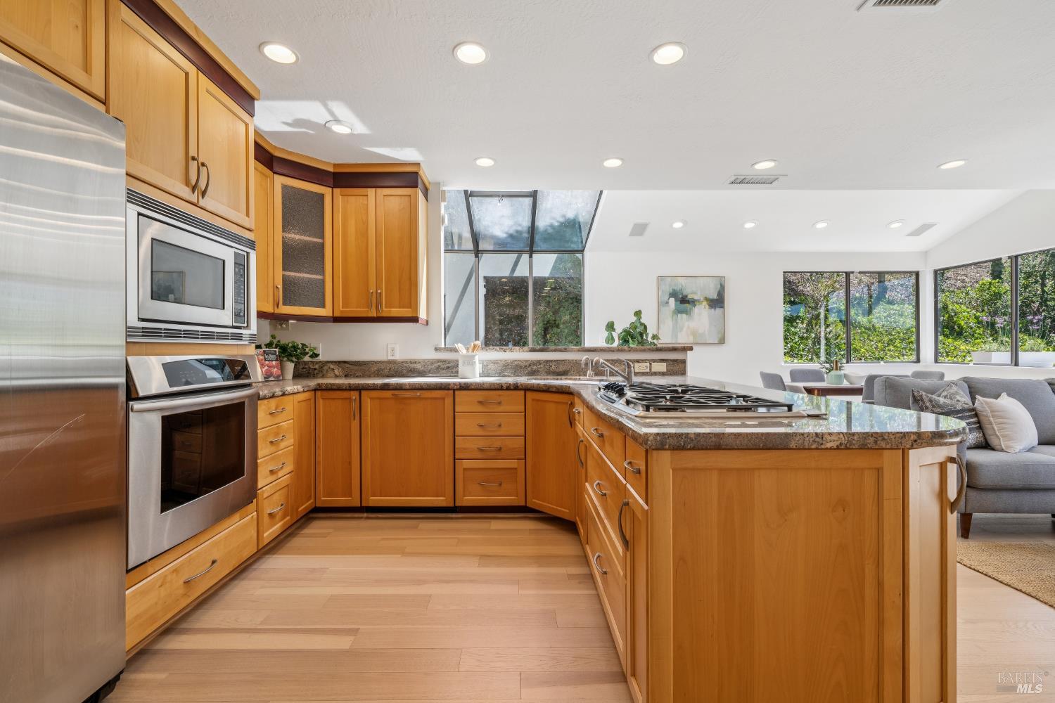 40 Windward Dr