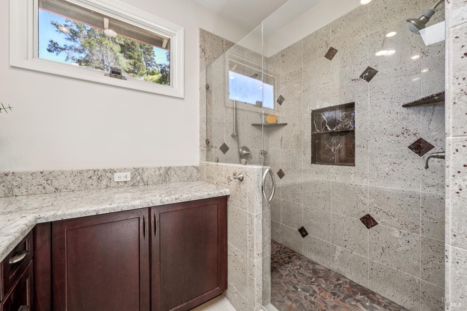 40 Windward Dr