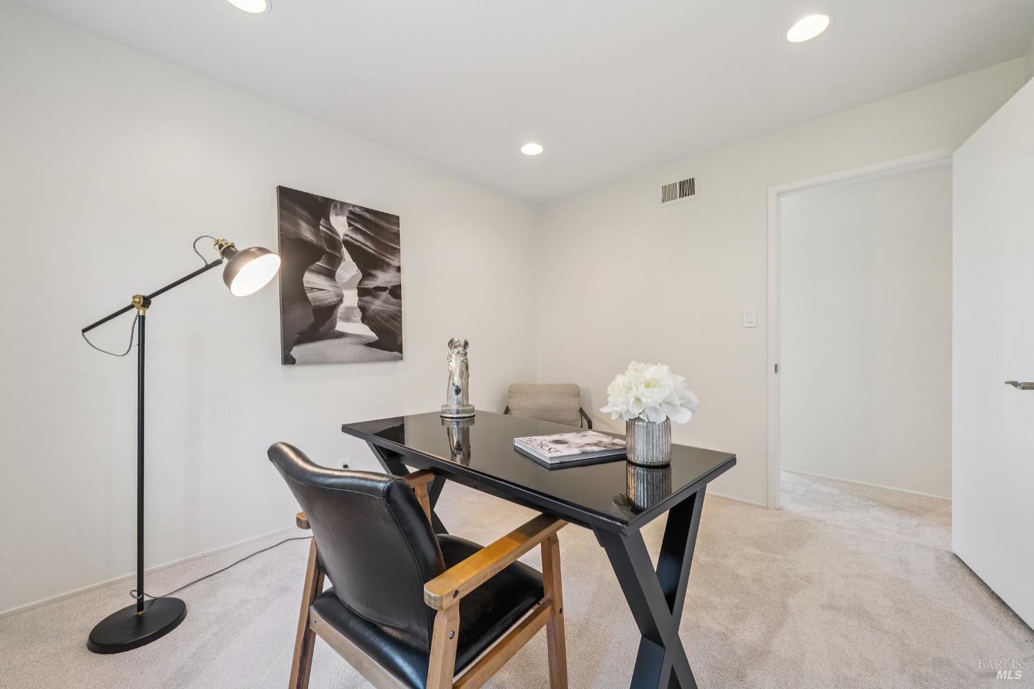 40 Windward Dr