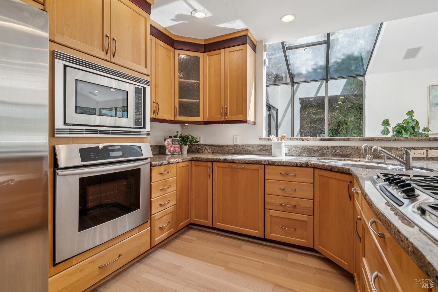 40 Windward Dr