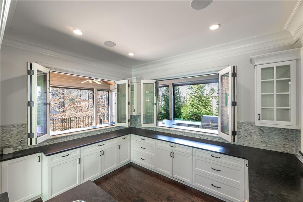 200 Rivermere Way