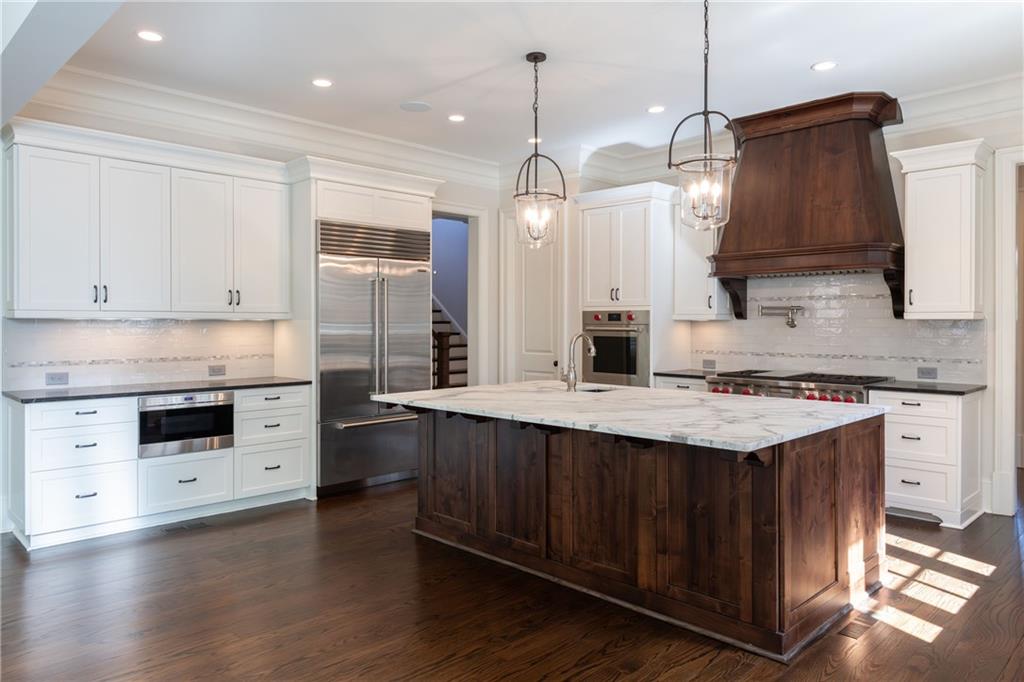 200 Rivermere Way