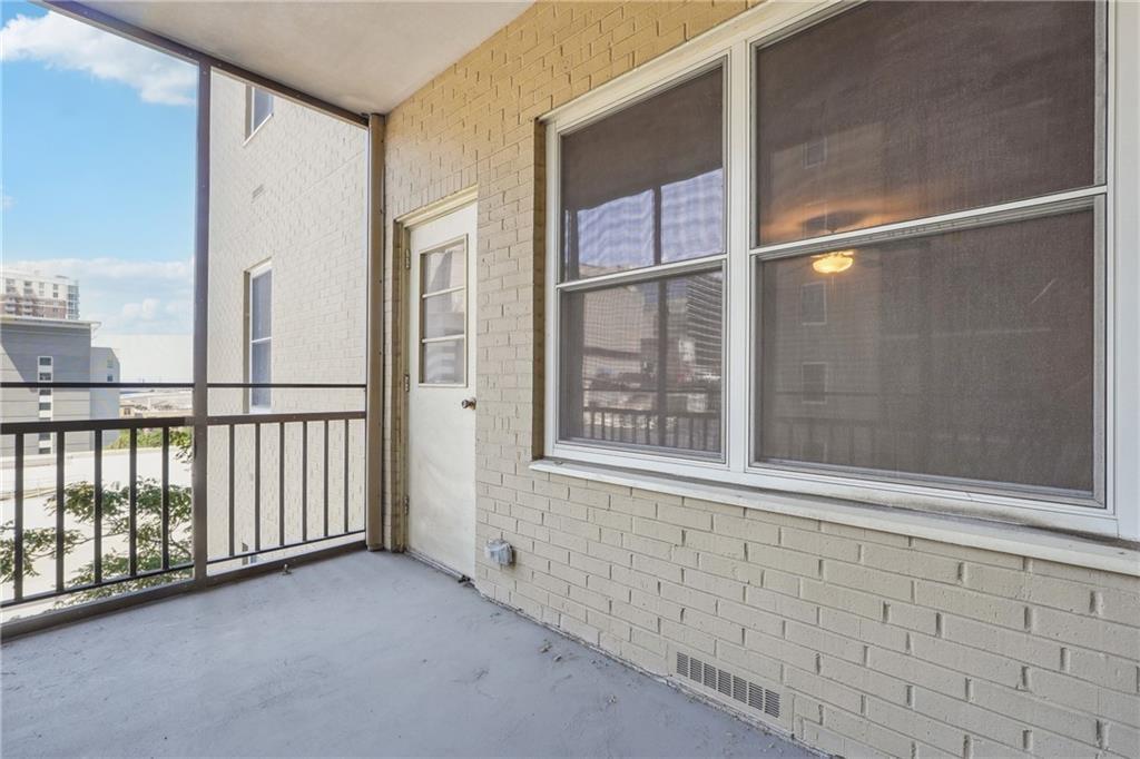 300 Peachtree Street NE Unit 5A