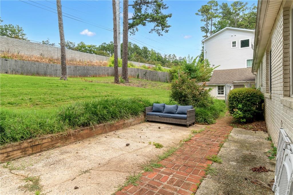 2107 Old Dallas Road SW