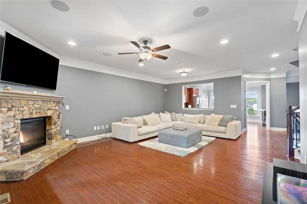 995 Sibley Lane