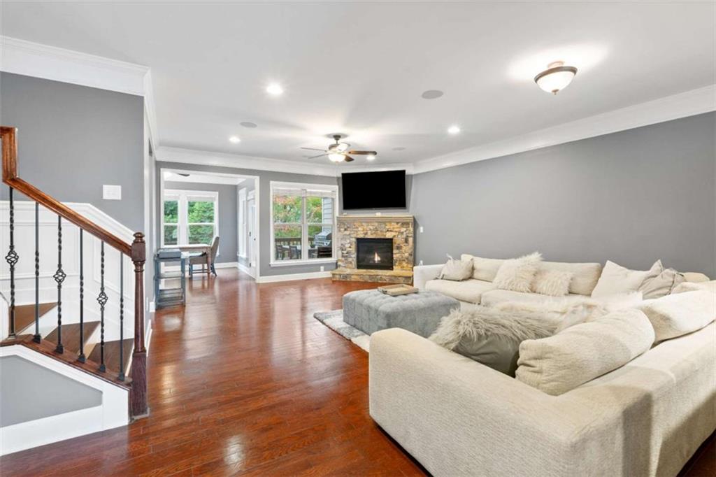 995 Sibley Lane