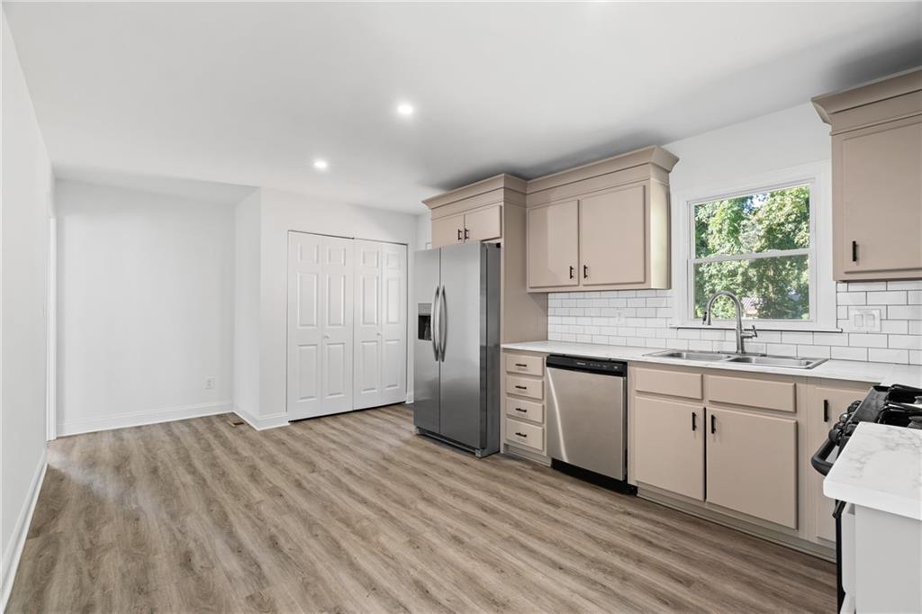 6320 Sweetbriar Drive SW