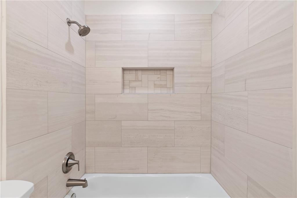 2608 Laurelwood Road