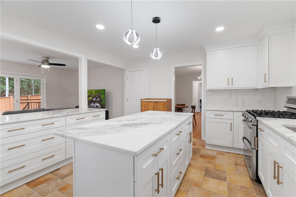 2608 Laurelwood Road