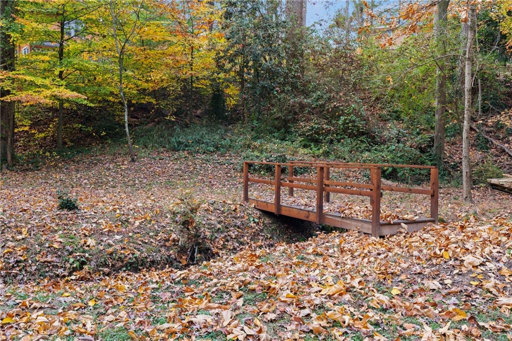 2608 Laurelwood Road