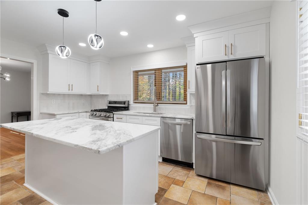 2608 Laurelwood Road